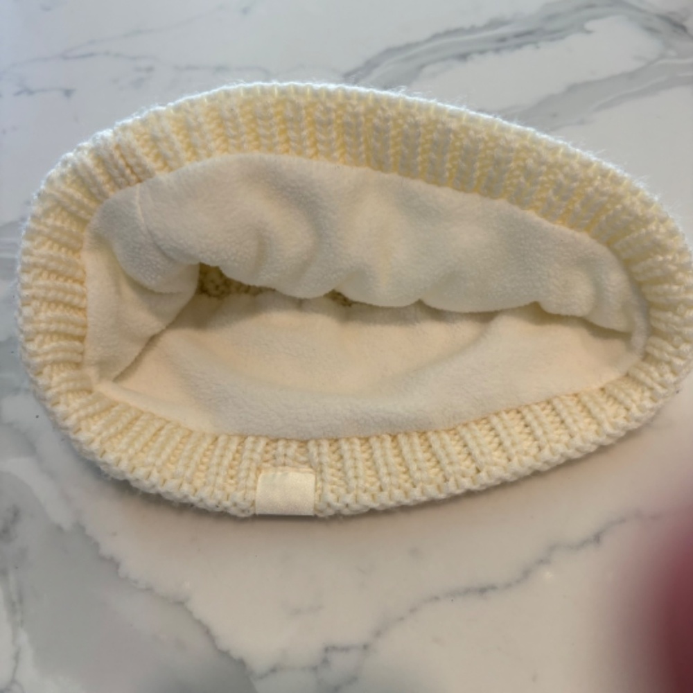 Nike ACG Off White Cable Knit Beanie - Picture 5 of 9